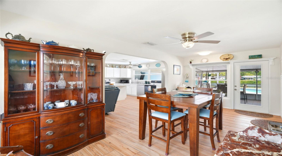 Kenneth City, Florida 33709, 2 Bedroom Bedrooms, ,2 Bathroombathrooms,Residential,For Sale,60Th,0,Mfrtb8524435