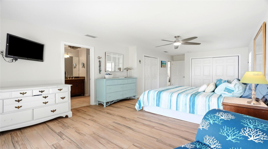 Kenneth City, Florida 33709, 2 Bedroom Bedrooms, ,2 Bathroombathrooms,Residential,For Sale,60Th,0,Mfrtb8524435