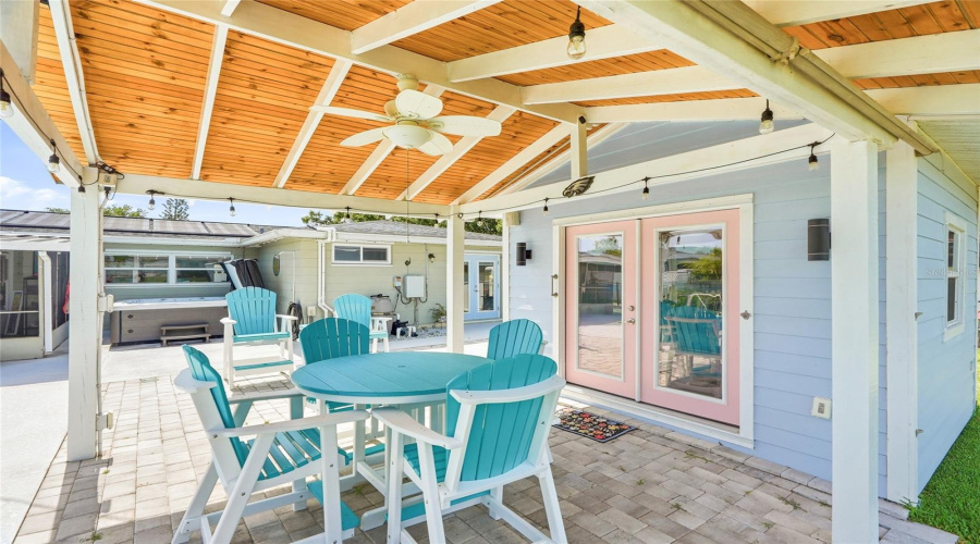 Kenneth City, Florida 33709, 2 Bedroom Bedrooms, ,2 Bathroombathrooms,Residential,For Sale,60Th,0,Mfrtb8524435