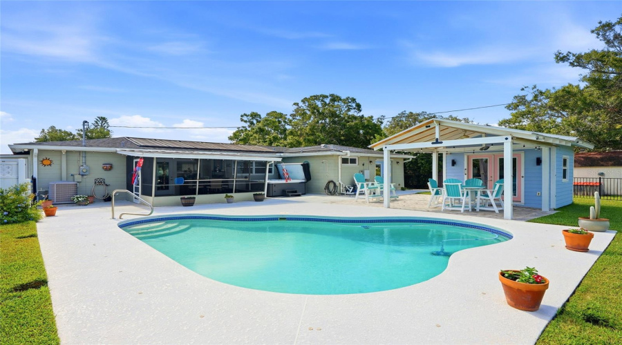 Kenneth City, Florida 33709, 2 Bedroom Bedrooms, ,2 Bathroombathrooms,Residential,For Sale,60Th,0,Mfrtb8524435