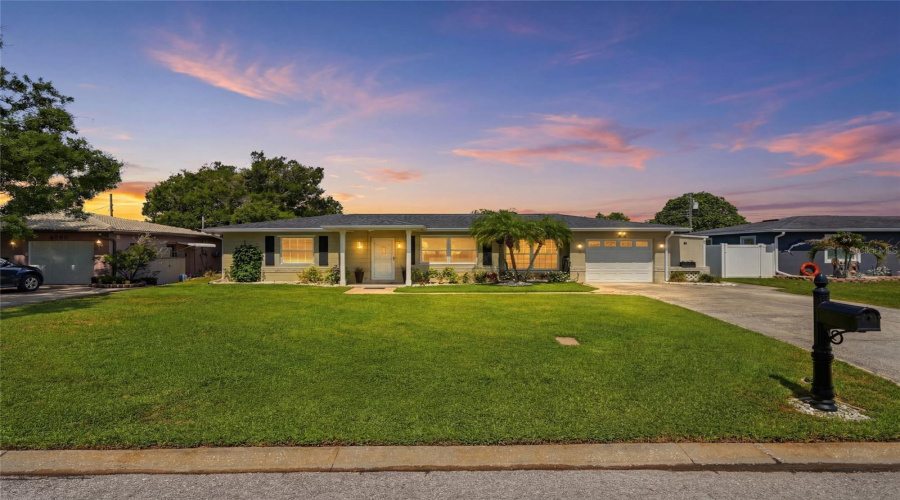 Kenneth City, Florida 33709, 2 Bedroom Bedrooms, ,2 Bathroombathrooms,Residential,For Sale,60Th,0,Mfrtb8524435