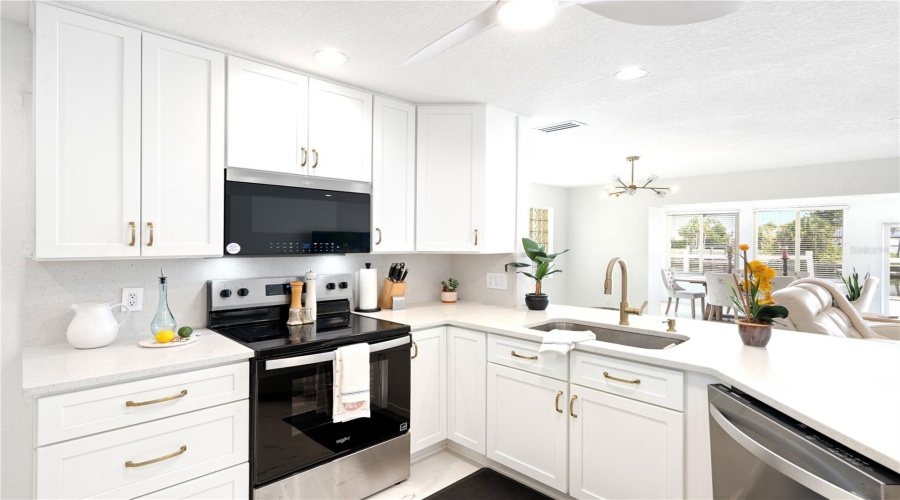 New Port Richey, Florida 34652, 3 Bedroom Bedrooms, ,2 Bathroombathrooms,Residential,For Sale,Seaway,0,Mfrw7886065