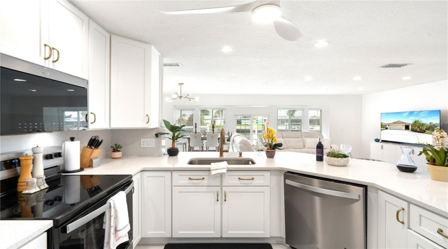 New Port Richey, Florida 34652, 3 Bedroom Bedrooms, ,2 Bathroombathrooms,Residential,For Sale,Seaway,0,Mfrw7886065