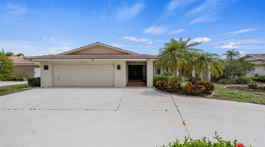 Circular Driveway. Plenty Of Parking For Guests