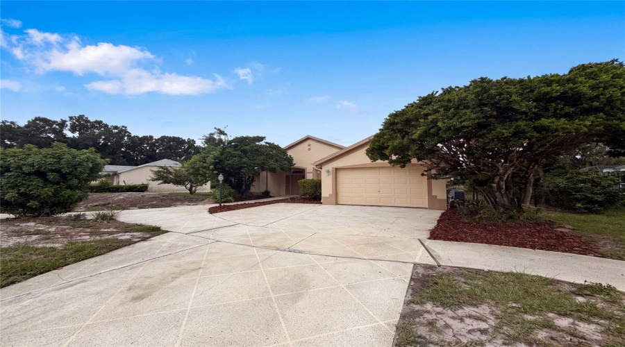 Sebring, Florida 33872, 2 Bedroom Bedrooms, ,2 Bathroombathrooms,Residential,For Sale,Ponce De Leon,0,Mfro6429165