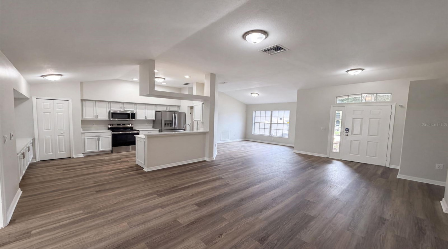 Sebring, Florida 33872, 2 Bedroom Bedrooms, ,2 Bathroombathrooms,Residential,For Sale,Ponce De Leon,0,Mfro6429165