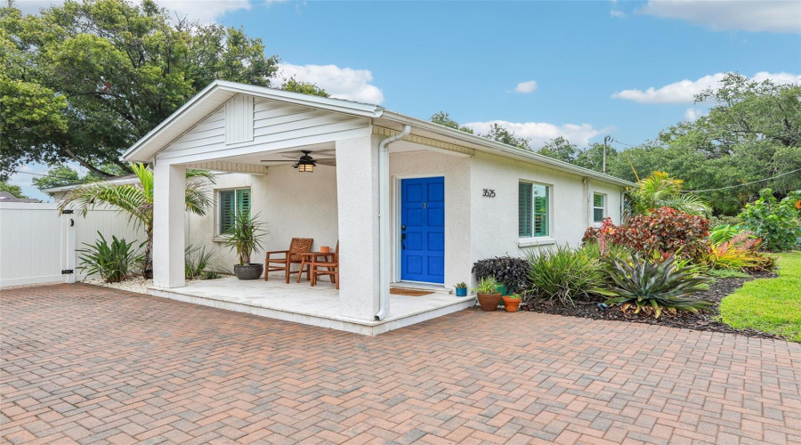Tampa, Florida 33611, 4 Bedroom Bedrooms, ,2 Bathroombathrooms,Residential,For Sale,Paul,0,Mfrtb8533476