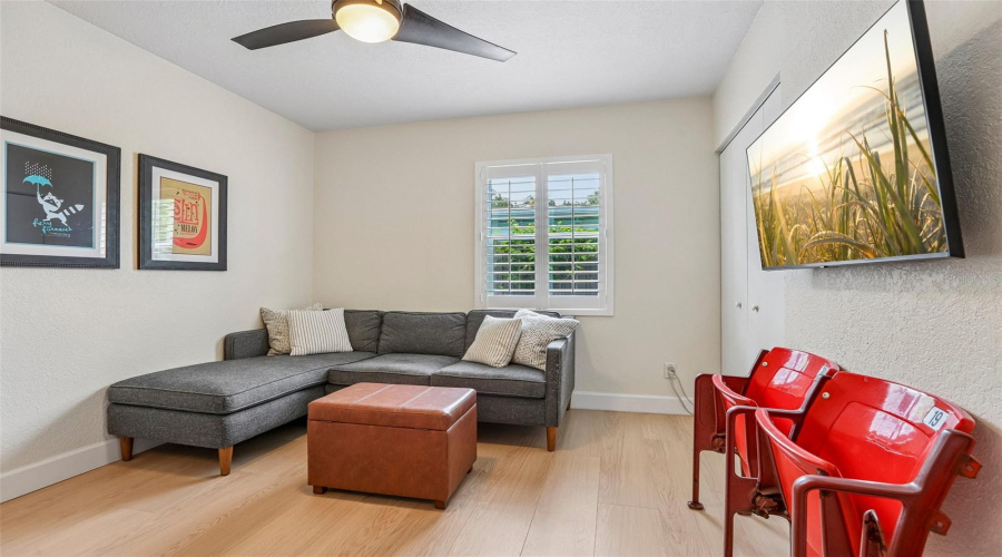 Tampa, Florida 33611, 4 Bedroom Bedrooms, ,2 Bathroombathrooms,Residential,For Sale,Paul,0,Mfrtb8533476