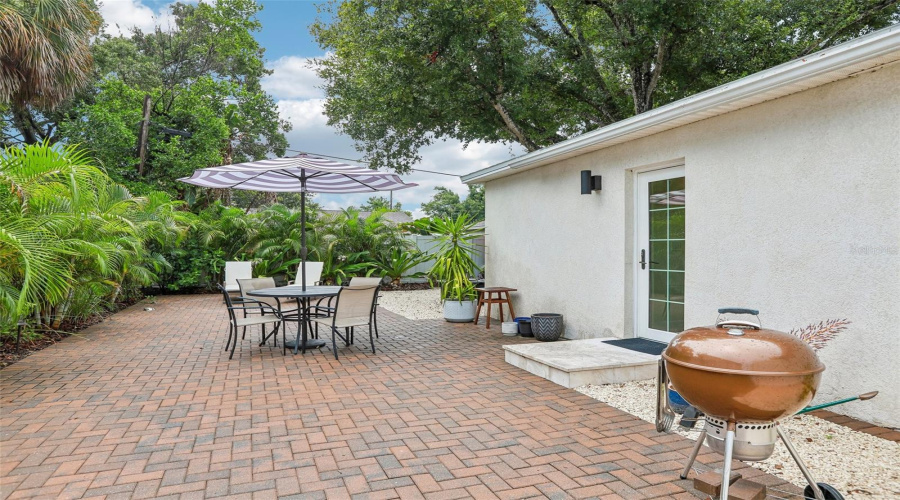 Tampa, Florida 33611, 4 Bedroom Bedrooms, ,2 Bathroombathrooms,Residential,For Sale,Paul,0,Mfrtb8533476