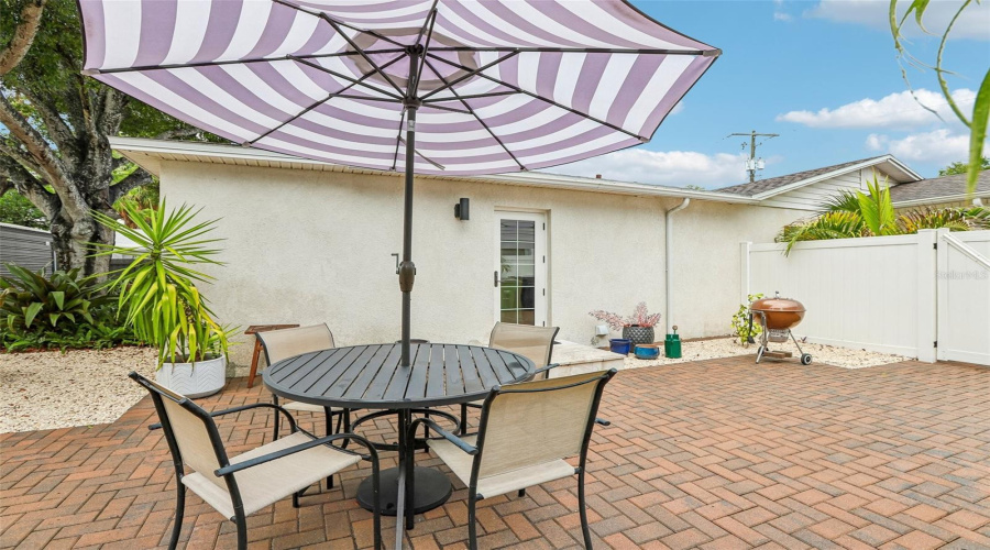 Tampa, Florida 33611, 4 Bedroom Bedrooms, ,2 Bathroombathrooms,Residential,For Sale,Paul,0,Mfrtb8533476