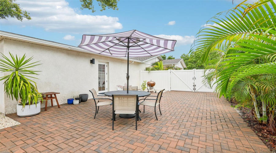 Tampa, Florida 33611, 4 Bedroom Bedrooms, ,2 Bathroombathrooms,Residential,For Sale,Paul,0,Mfrtb8533476