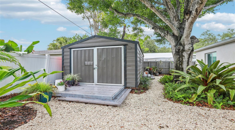 Tampa, Florida 33611, 4 Bedroom Bedrooms, ,2 Bathroombathrooms,Residential,For Sale,Paul,0,Mfrtb8533476