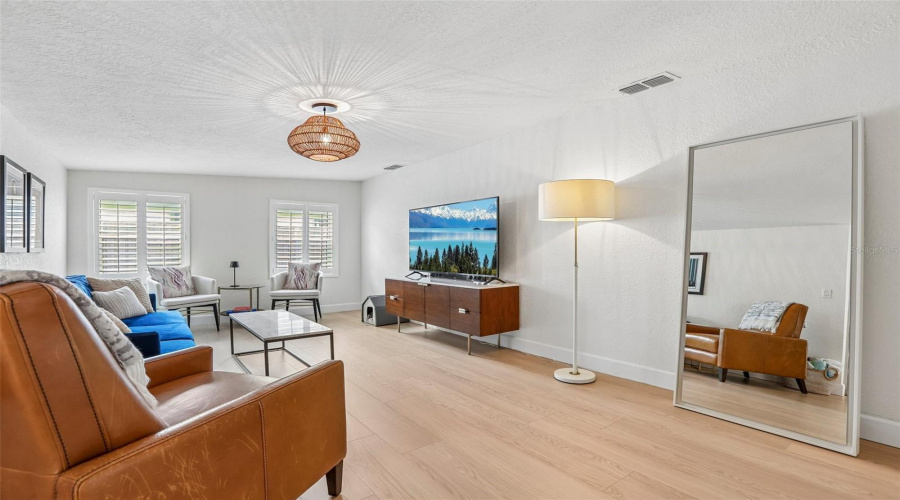 Tampa, Florida 33611, 4 Bedroom Bedrooms, ,2 Bathroombathrooms,Residential,For Sale,Paul,0,Mfrtb8533476