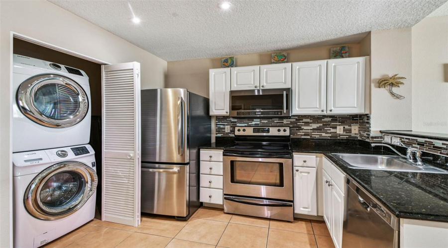 Madeira Beach, Florida 33708, 2 Bedroom Bedrooms, ,1 Bathroombathrooms,Residential,For Sale,Gulf,0,Mfrtb8542554