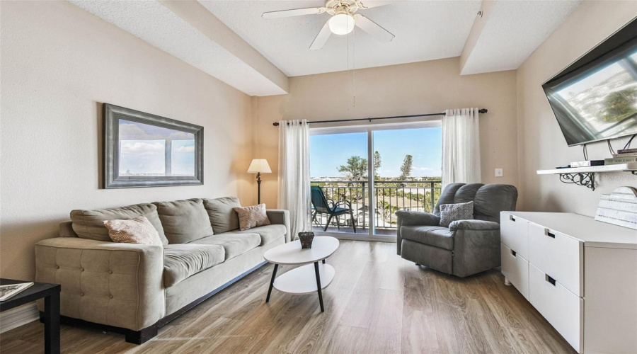 Madeira Beach, Florida 33708, 2 Bedroom Bedrooms, ,1 Bathroombathrooms,Residential,For Sale,Gulf,0,Mfrtb8542554