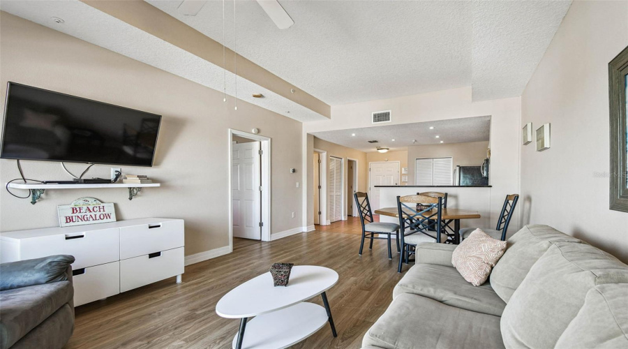 Madeira Beach, Florida 33708, 2 Bedroom Bedrooms, ,1 Bathroombathrooms,Residential,For Sale,Gulf,0,Mfrtb8542554