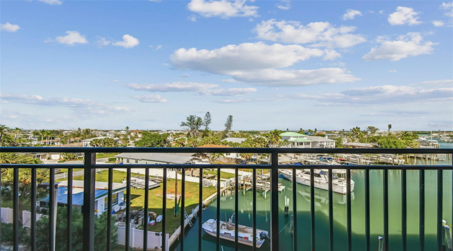 Madeira Beach, Florida 33708, 2 Bedroom Bedrooms, ,1 Bathroombathrooms,Residential,For Sale,Gulf,0,Mfrtb8542554
