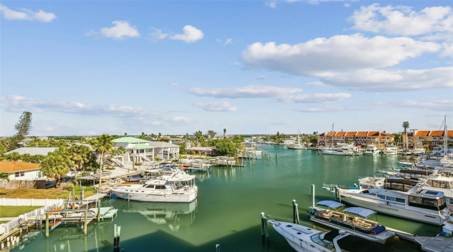 Madeira Beach, Florida 33708, 2 Bedroom Bedrooms, ,1 Bathroombathrooms,Residential,For Sale,Gulf,0,Mfrtb8542554