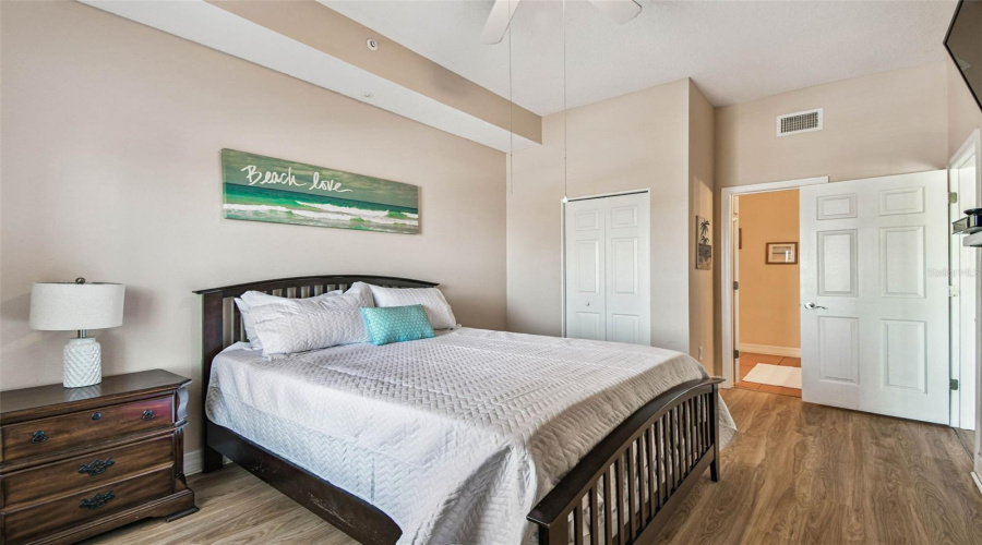 Madeira Beach, Florida 33708, 2 Bedroom Bedrooms, ,1 Bathroombathrooms,Residential,For Sale,Gulf,0,Mfrtb8542554