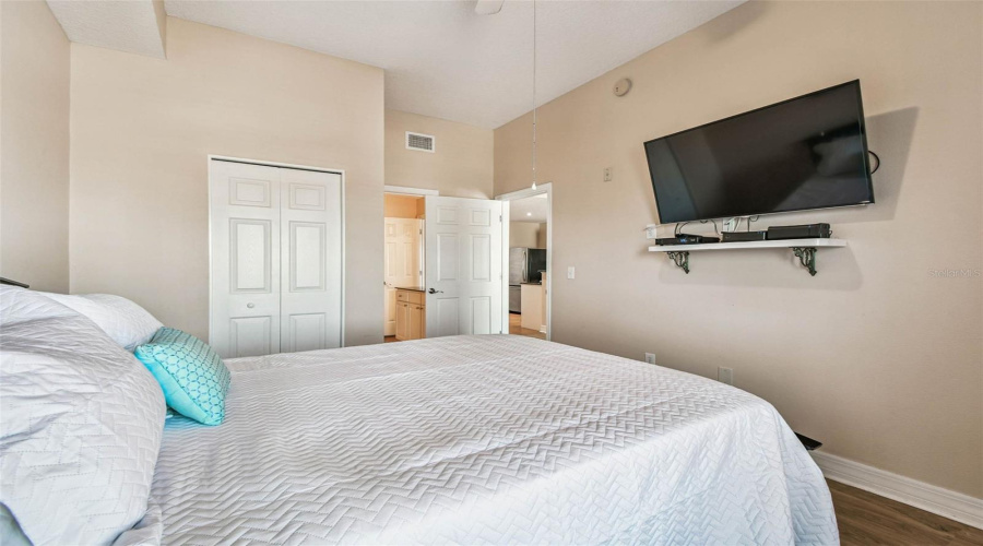 Madeira Beach, Florida 33708, 2 Bedroom Bedrooms, ,1 Bathroombathrooms,Residential,For Sale,Gulf,0,Mfrtb8542554