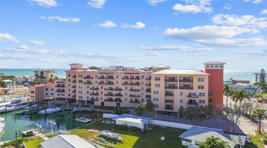 Madeira Beach, Florida 33708, 2 Bedroom Bedrooms, ,1 Bathroombathrooms,Residential,For Sale,Gulf,0,Mfrtb8542554