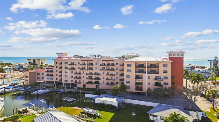 Madeira Beach, Florida 33708, 2 Bedroom Bedrooms, ,1 Bathroombathrooms,Residential,For Sale,Gulf,0,Mfrtb8542554