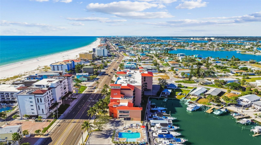 Madeira Beach, Florida 33708, 2 Bedroom Bedrooms, ,1 Bathroombathrooms,Residential,For Sale,Gulf,0,Mfrtb8542554