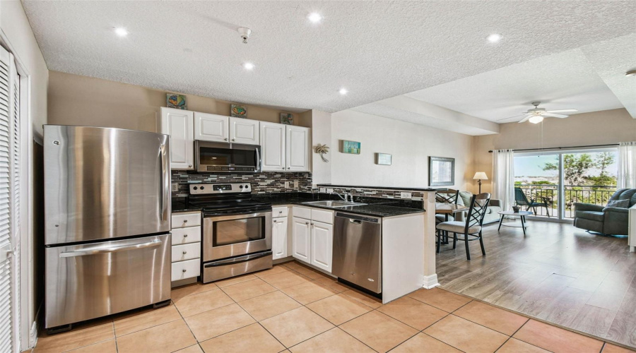 Madeira Beach, Florida 33708, 2 Bedroom Bedrooms, ,1 Bathroombathrooms,Residential,For Sale,Gulf,0,Mfrtb8542554