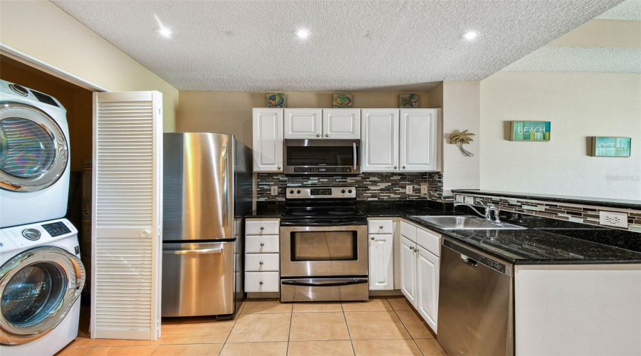 Madeira Beach, Florida 33708, 2 Bedroom Bedrooms, ,1 Bathroombathrooms,Residential,For Sale,Gulf,0,Mfrtb8542554