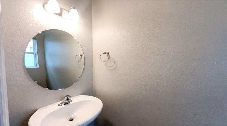 Apopka, Florida 32703, 3 Bedroom Bedrooms, ,2 Bathroombathrooms,Residential,For Sale,Ficus,0,Mfro6423700