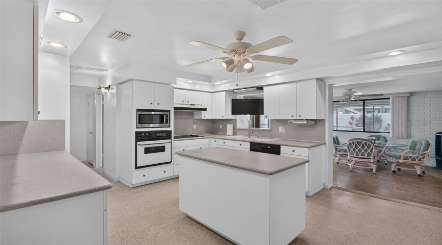 Clearwater, Florida 33764, 3 Bedroom Bedrooms, ,2 Bathroombathrooms,Residential,For Sale,Ripon,0,Mfrtb8524491