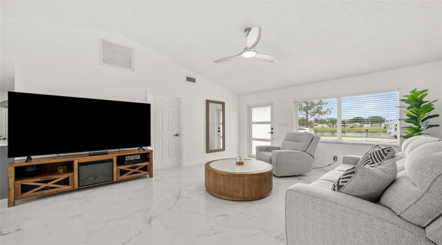 Sebring, Florida 33875, 2 Bedroom Bedrooms, ,2 Bathroombathrooms,Residential,For Sale,Lake Vista,0,Mfrp4939215