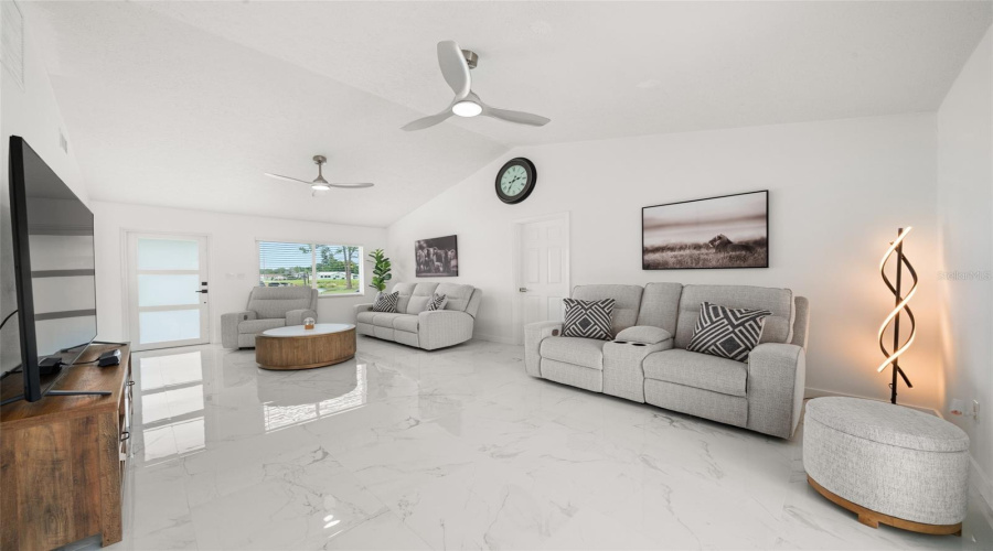 Sebring, Florida 33875, 2 Bedroom Bedrooms, ,2 Bathroombathrooms,Residential,For Sale,Lake Vista,0,Mfrp4939215