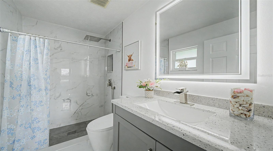 Sebring, Florida 33875, 2 Bedroom Bedrooms, ,2 Bathroombathrooms,Residential,For Sale,Lake Vista,0,Mfrp4939215