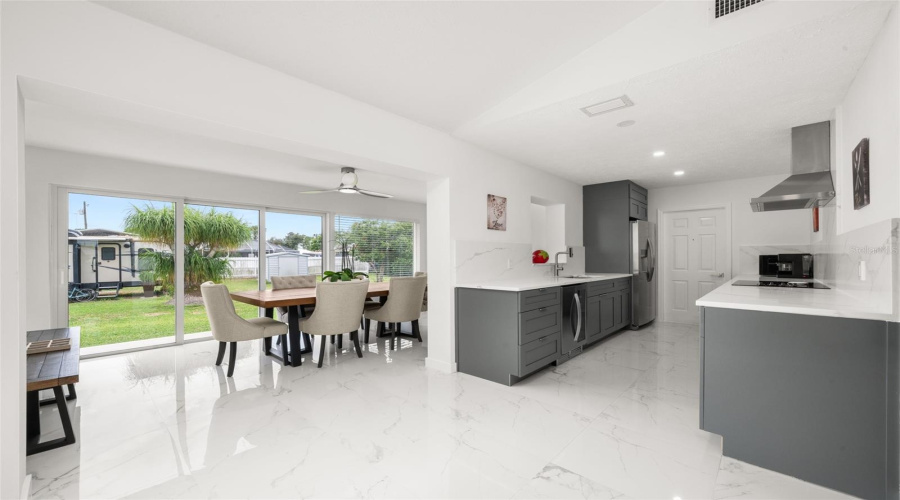 Sebring, Florida 33875, 2 Bedroom Bedrooms, ,2 Bathroombathrooms,Residential,For Sale,Lake Vista,0,Mfrp4939215