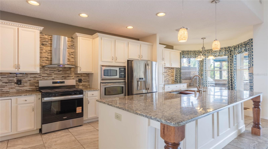 Tampa, Florida 33647, 5 Bedroom Bedrooms, ,3 Bathroombathrooms,Residential,For Sale,Java Isle,0,Mfrtb8525534