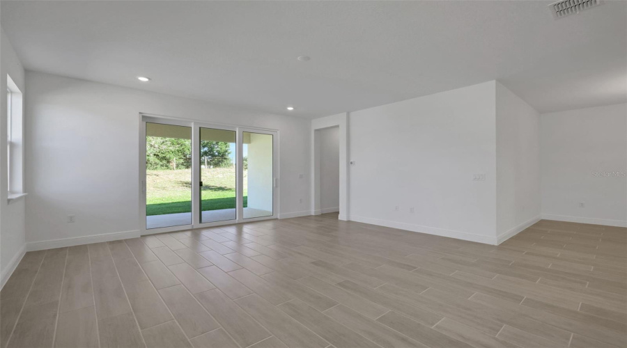 Apopka, Florida 32712, 4 Bedroom Bedrooms, ,3 Bathroombathrooms,Residential,For Sale,Spaderdock,0,Mfrg5113899