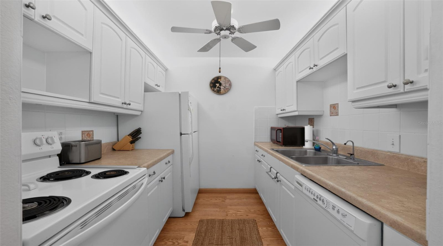Seminole, Florida 33772, 1 Bedroom Bedrooms, ,1 Bathroombathrooms,Residential,For Sale,112Th,0,Mfro6436446