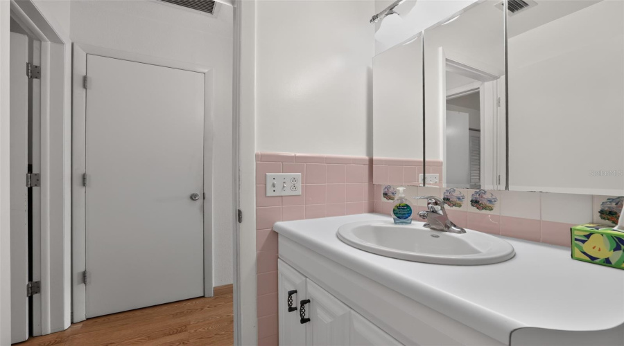 Seminole, Florida 33772, 1 Bedroom Bedrooms, ,1 Bathroombathrooms,Residential,For Sale,112Th,0,Mfro6436446