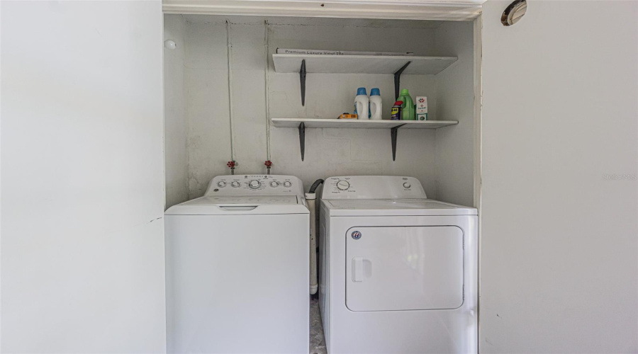 Seminole, Florida 33777, 1 Bedroom Bedrooms, ,1 Bathroombathrooms,Residential,For Sale,Bardmoor,0,Mfrtb8538465