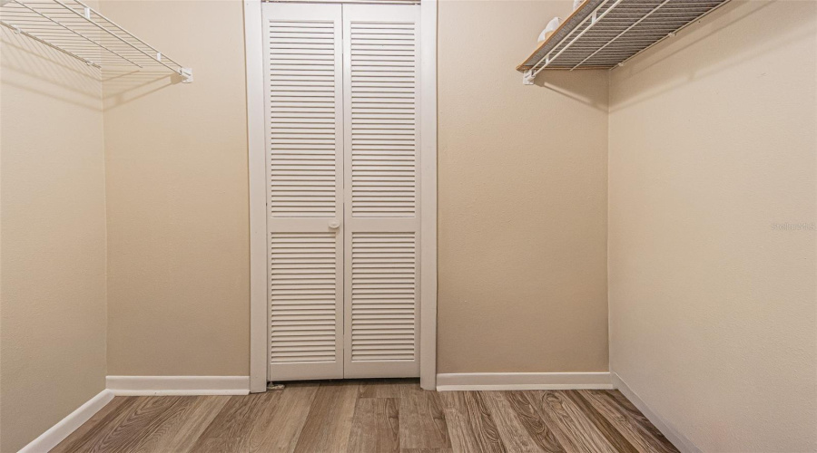 Seminole, Florida 33777, 1 Bedroom Bedrooms, ,1 Bathroombathrooms,Residential,For Sale,Bardmoor,0,Mfrtb8538465