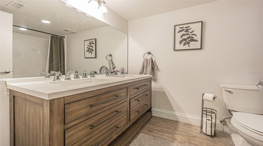 Seminole, Florida 33777, 1 Bedroom Bedrooms, ,1 Bathroombathrooms,Residential,For Sale,Bardmoor,0,Mfrtb8538465