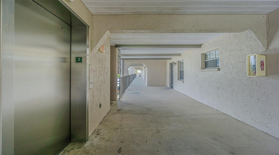 Seminole, Florida 33777, 1 Bedroom Bedrooms, ,1 Bathroombathrooms,Residential,For Sale,Bardmoor,0,Mfrtb8538465