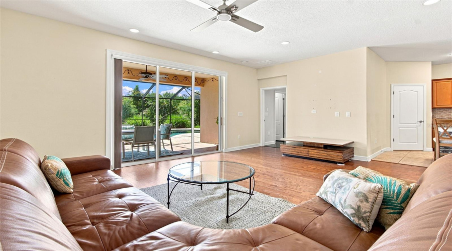 Tampa, Florida 33647, 4 Bedroom Bedrooms, ,3 Bathroombathrooms,Residential,For Sale,Merry Oak,0,Mfrtb8537667