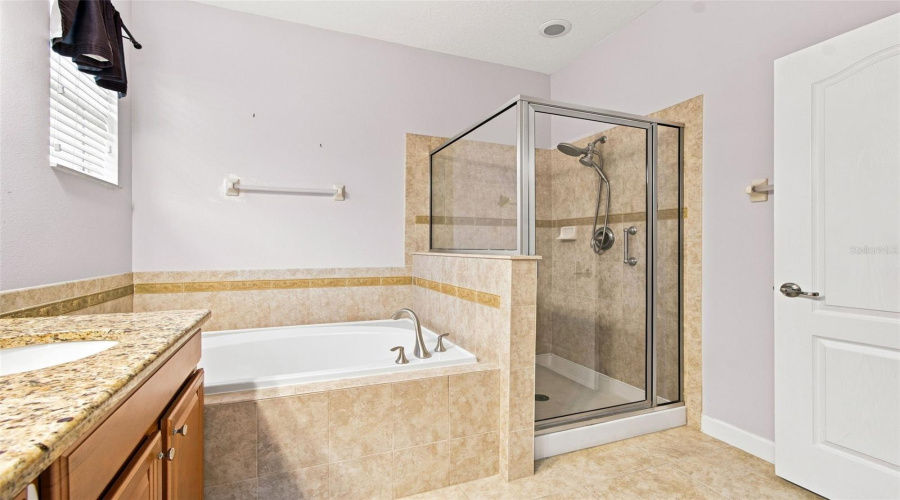 Tampa, Florida 33647, 4 Bedroom Bedrooms, ,3 Bathroombathrooms,Residential,For Sale,Merry Oak,0,Mfrtb8537667