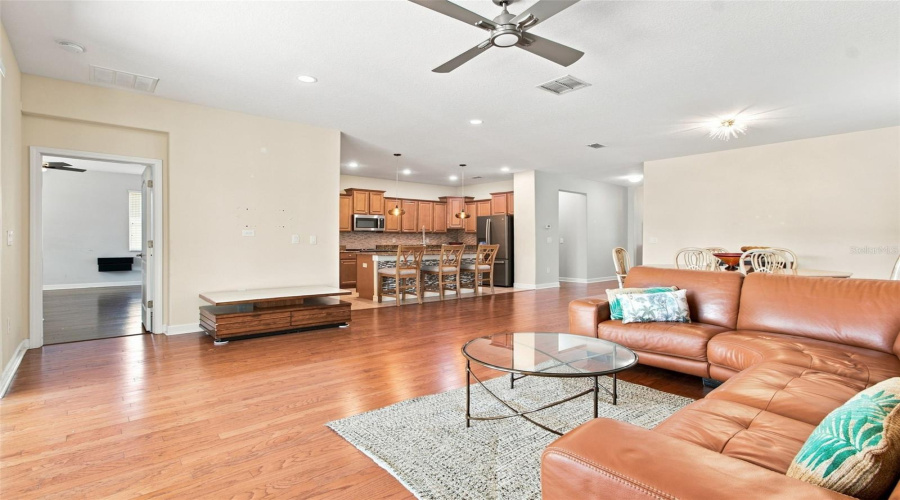 Tampa, Florida 33647, 4 Bedroom Bedrooms, ,3 Bathroombathrooms,Residential,For Sale,Merry Oak,0,Mfrtb8537667