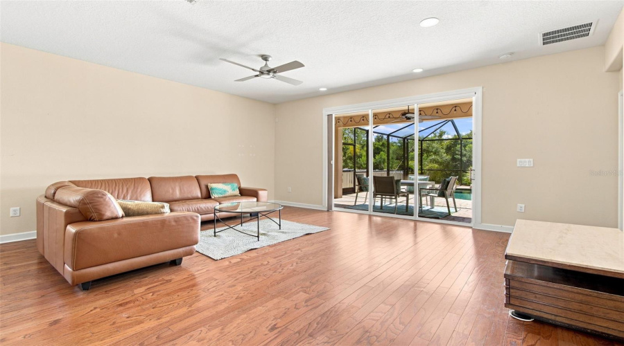 Tampa, Florida 33647, 4 Bedroom Bedrooms, ,3 Bathroombathrooms,Residential,For Sale,Merry Oak,0,Mfrtb8537667
