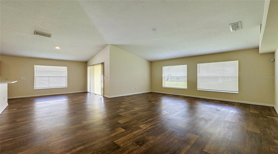 Kissimmee, Florida 34746, 4 Bedroom Bedrooms, ,2 Bathroombathrooms,Residential,For Sale,Eagle Crossing Dr,0,Mfrs5156186