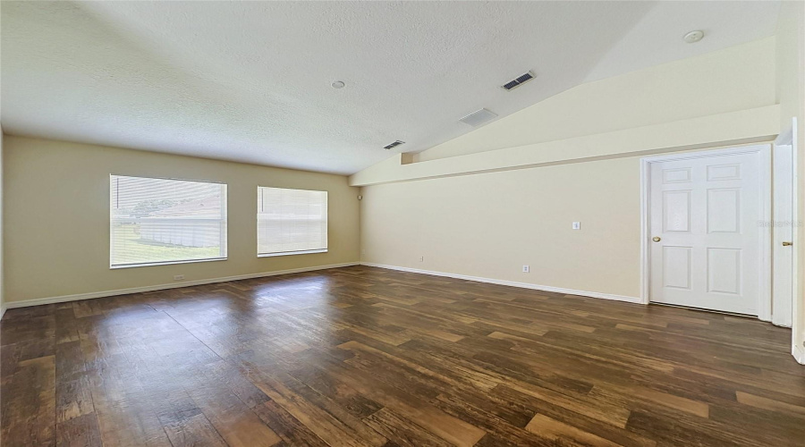 Kissimmee, Florida 34746, 4 Bedroom Bedrooms, ,2 Bathroombathrooms,Residential,For Sale,Eagle Crossing Dr,0,Mfrs5156186