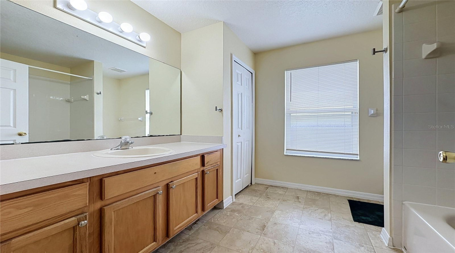 Kissimmee, Florida 34746, 4 Bedroom Bedrooms, ,2 Bathroombathrooms,Residential,For Sale,Eagle Crossing Dr,0,Mfrs5156186